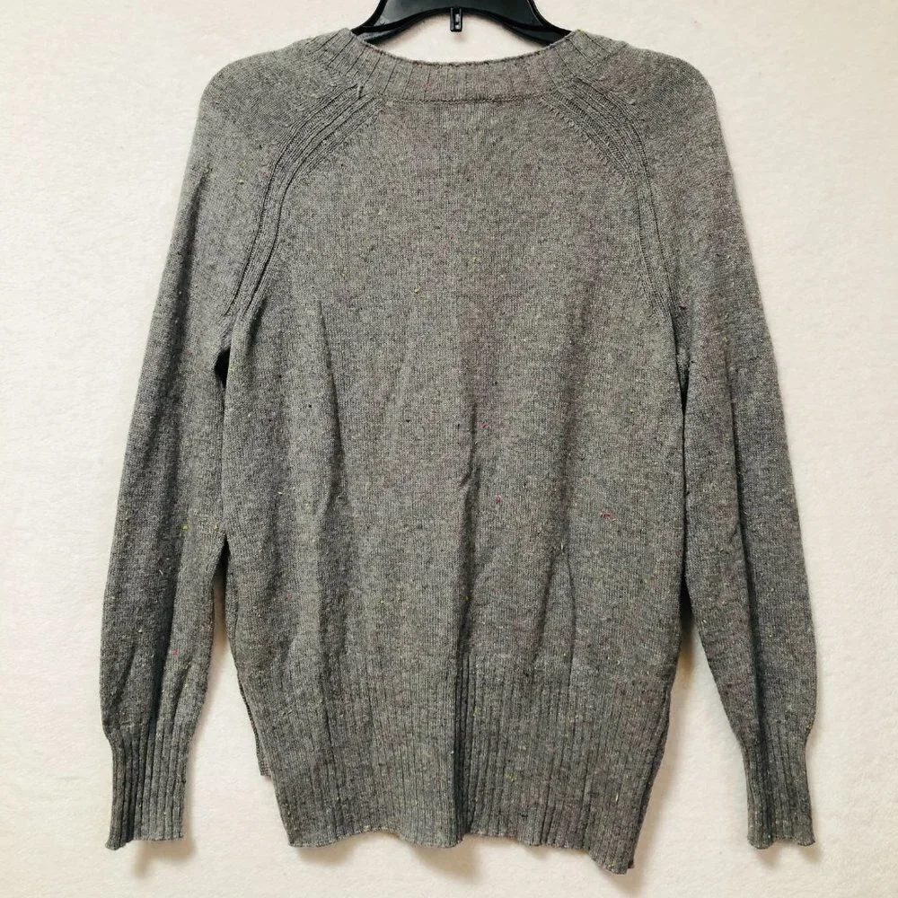 Old Navy Gray Long Sleeve V Neck Sweater Size Small - Picture 8 of 10